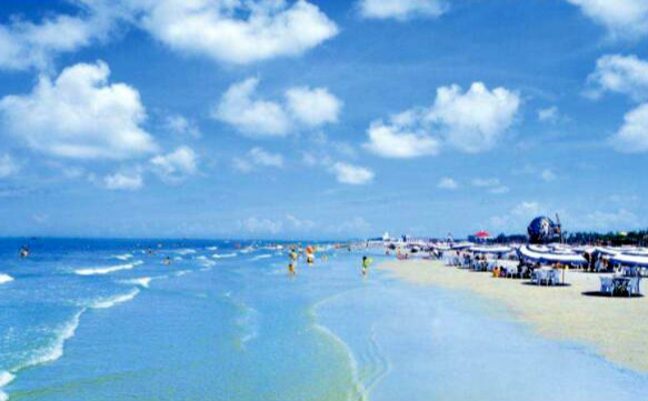 广西十大最值得去的海滩，涠洲岛海滩上榜，第一是中国最美海滩